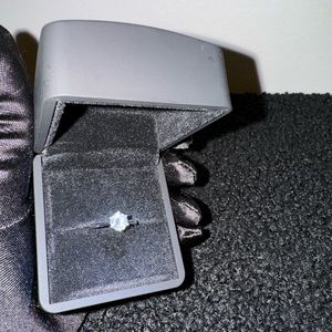 Vvs1 diamond moisanite 1ct ring  💎 💍